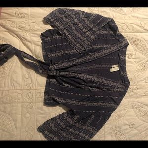 Women’s front tie halter top size L